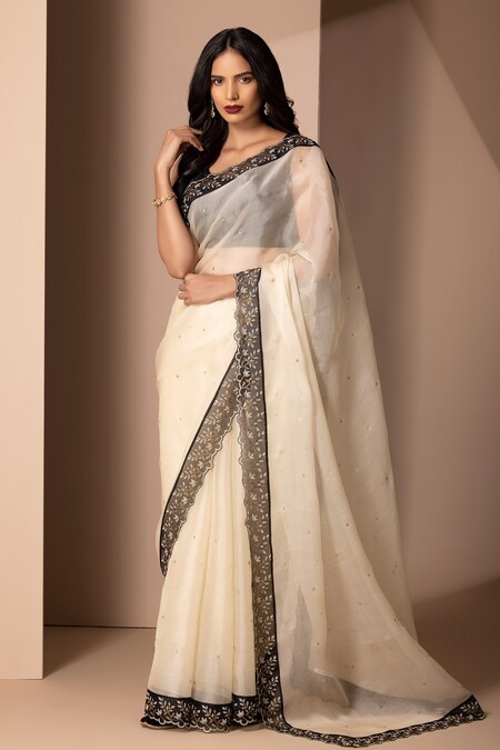 Buy APAAPI THREADS OF GLORY Classic White Embellished Organza Saree with  Unstitched Blouse online