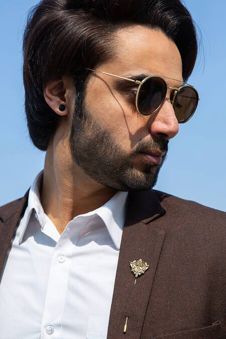 Buy_Cosa Nostraa_Gold Hudson Hawk Cufflink Brooch And Lapel Pin Set_Online_at_Aza_Fashions