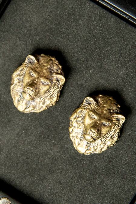 Cosa Nostraa_Gold Stone Lion King Brooch And Collar Tips Set _Online_at_Aza_Fashions