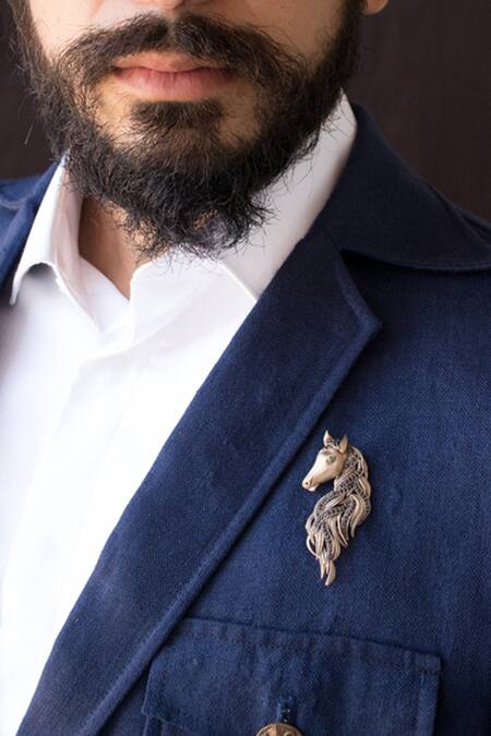 Cosa Nostraa Mustang Brooch & Hannibal Collar Tips Set 