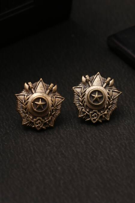 Cosa Nostraa Gold Stone Mustang Brooch And Hannibal Collar Tips Set Online at Aza Fashions Cosa Nostraa_Gold Stone Mustang Brooch And Hannibal Collar Tips Set _Online_at_Aza_Fashions