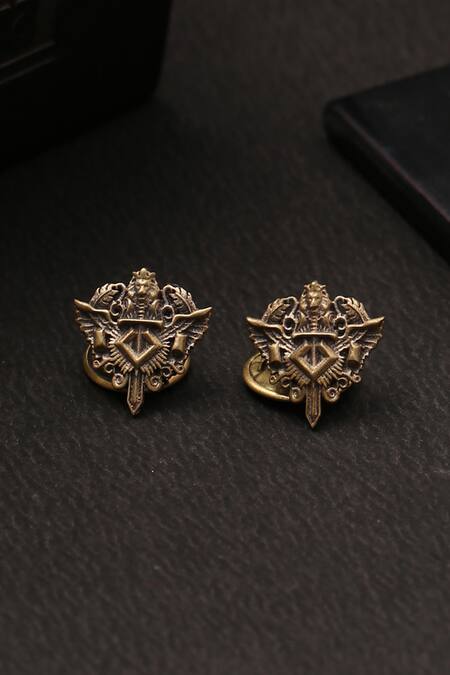 Cosa Nostraa Gold Musahi Brooch And Knight Lion Collar Tips Set Online at Aza Fashions Cosa Nostraa_Gold Musahi Brooch And Knight Lion Collar Tips Set _Online_at_Aza_Fashions