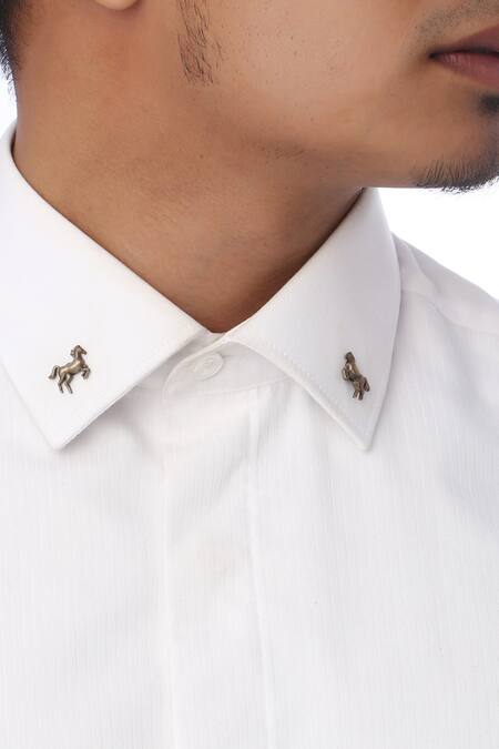 Shop_Cosa Nostraa_Gold Richardson Brooch And Stallion Collar Tips Set _Online_at_Aza_Fashions