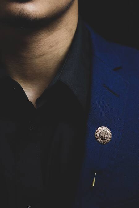 Cosa Nostraa Gold Printed The Treasure Couture Box Online at Aza Fashions Cosa Nostraa_Gold Printed The Treasure Couture Box _Online_at_Aza_Fashions