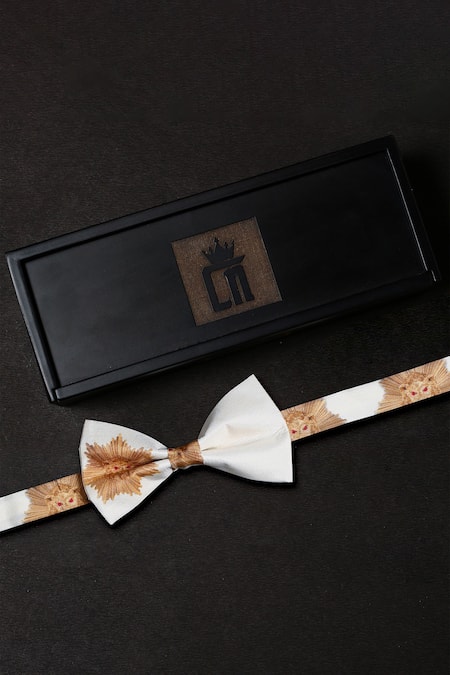 Cosa Nostraa_White Printed The Uptown Alta Moda Box _Online_at_Aza_Fashions