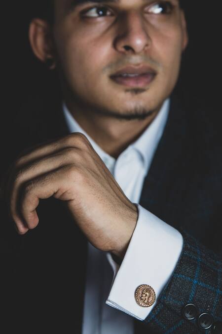 Buy Cosa Nostraa Gold The Pioneer Style Box Online at Aza Fashions Buy_Cosa Nostraa_Gold The Pioneer Style Box _Online_at_Aza_Fashions