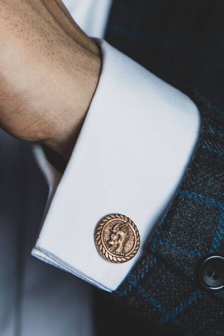 Shop Cosa Nostraa Gold The Pioneer Style Box Online at Aza Fashions Shop_Cosa Nostraa_Gold The Pioneer Style Box _Online_at_Aza_Fashions