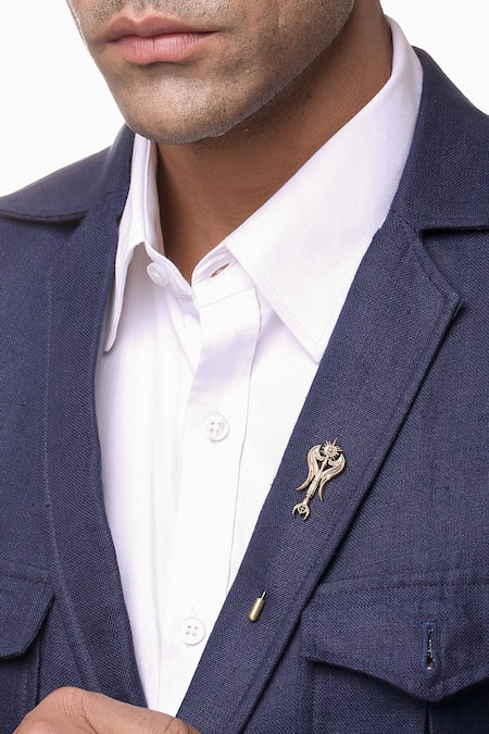 Cosa Nostraa Gold Plated The Lion Brooch And Lapel Pin Gift Box Online at Aza Fashions Cosa Nostraa_Gold Plated The Lion Brooch And Lapel Pin Gift Box_Online_at_Aza_Fashions