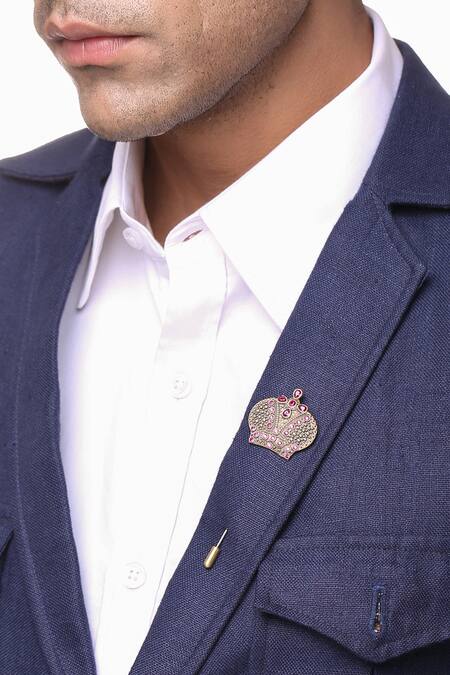 Cosa Nostraa Gold Stone, Plated Bloomed Sunflower Brooch And Lapel Pin Gift Set Online at Aza Fashions Cosa Nostraa_Gold Stone, Plated Bloomed Sunflower Brooch And Lapel Pin Gift Set _Online_at_Aza_Fashions