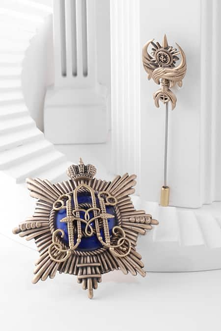 Cosa Nostraa The Emblem Brooch & Lapel Pin Gift Box 