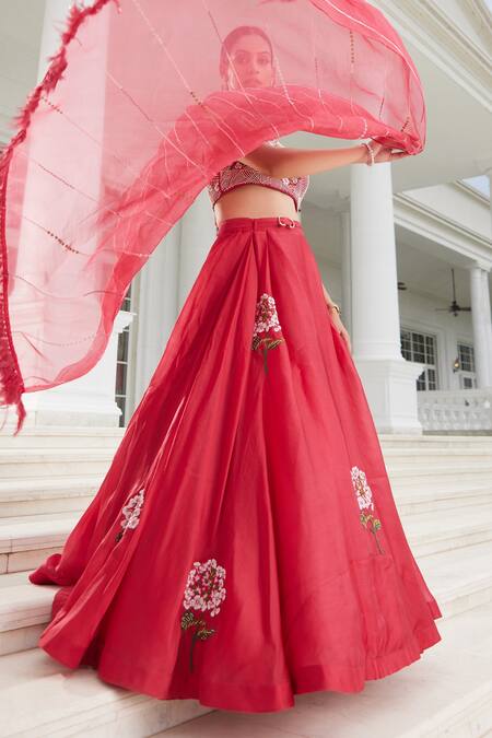 Shop_Sonia Bansal_Red Organza Cutdana, Floral, Resham Sweetheart Neck Embroidered Lehenga Set _at_Aza_Fashions