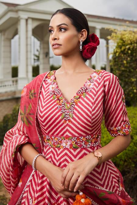 Sonia Bansal_Red Silk Chevron, Floral, Animal V Neck Print Anarkali With Dupatta _Online_at_Aza_Fashions