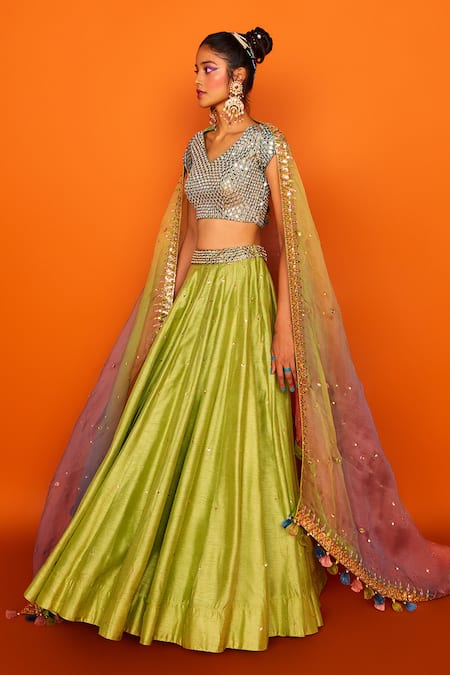 Shop Loka By Veerali Raveshia Green Organza, Dupion , Chanderi V Neck Chhayanat Bridal Lehenga Set at Aza Fashions Shop_Loka By Veerali Raveshia_Green Organza, Dupion , Chanderi V Neck Chhayanat Bridal Lehenga Set _at_Aza_Fashions