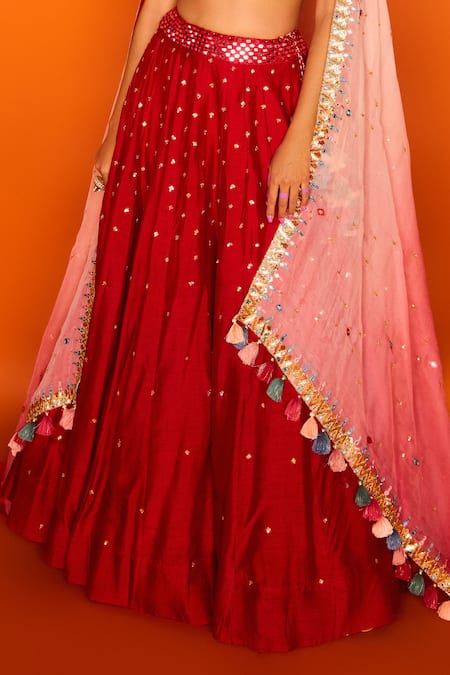 Loka By Veerali Raveshia Red Organza, Dupion , Chanderi V Neck Chhayanat Bridal Lehenga Set Online at Aza Fashions Loka By Veerali Raveshia_Red Organza, Dupion , Chanderi V Neck Chhayanat Bridal Lehenga Set _Online_at_Aza_Fashions