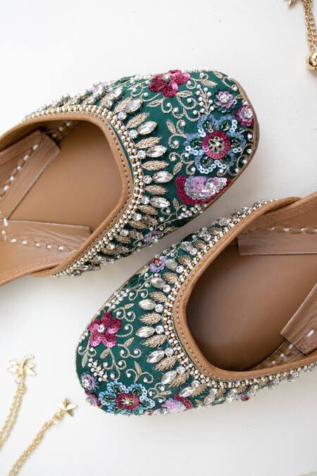 Jutti Express_Green Embroidered Leather Juttis _at_Aza_Fashions