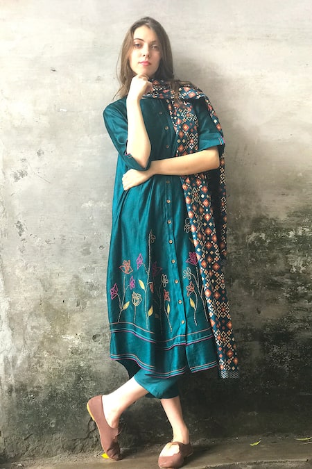 I am Design Satin Linen Embroidered Kurta Set 
