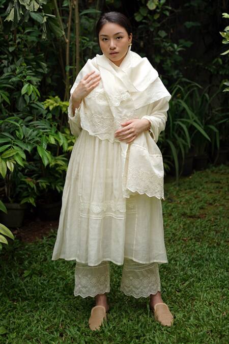 Baju_Ivory Chanderi Cotton Silk Lace Embroidered Dupatta_Online_at_Aza_Fashions