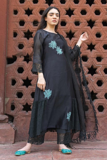 NAAZ BY NOOR Embroidered Silk Chanderi Kurta Set 