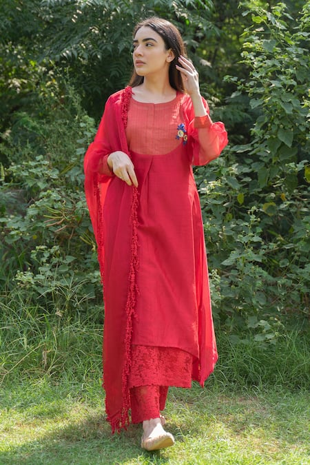 Buy_Naaz By Noor_Red Cotton, Organza, Silk Chanderi Kurta Round Embroidered Set _Online_at_Aza_Fashions