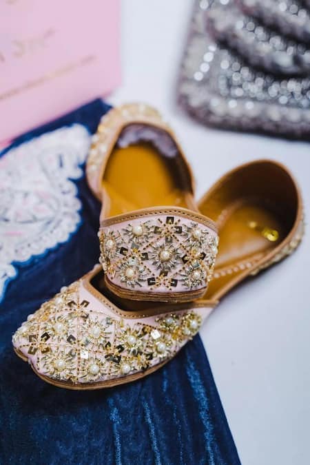 Cilwana Studio Gota Patti Embroidered Juttis 