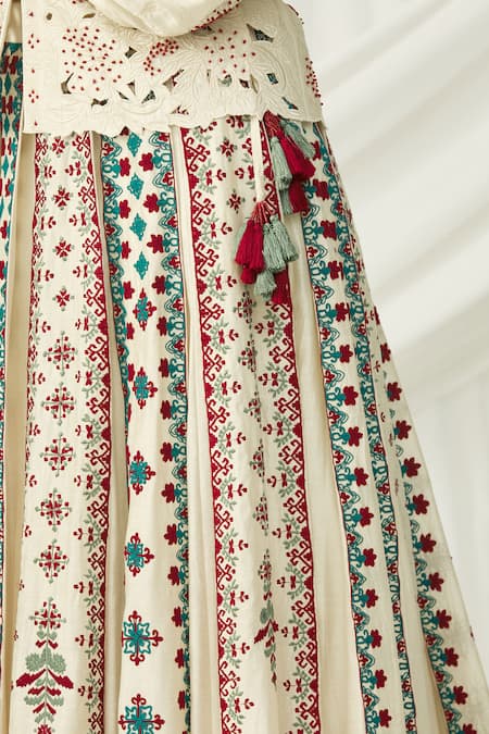 Navy Blue Brocade Box Pleat Skirt With Taj Mahal Design With Raw Silk  Blouse. Custom Colors Available - Etsy