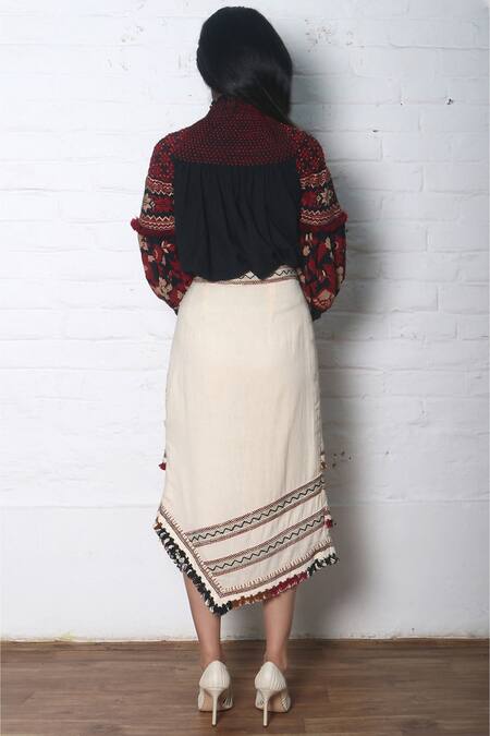 Chandrima_Black Kala Cotton Round Embroidered Blouse _Online_at_Aza_Fashions