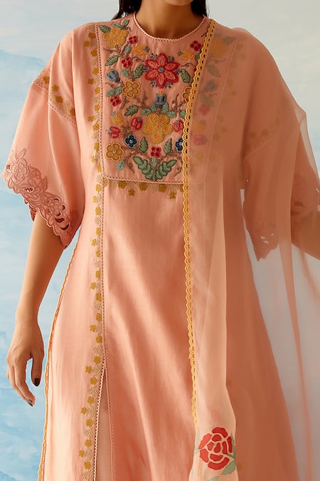 Shop Chandrima Peach Silk Organza Floral Motifs Applique Dupatta at Aza Fashions Shop_Chandrima_Peach Silk Organza Floral Motifs Applique Dupatta _at_Aza_Fashions