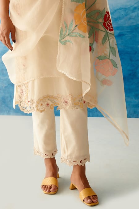 Chandrima_White Silk Organza Floral Motifs Applique Dupatta _Online_at_Aza_Fashions