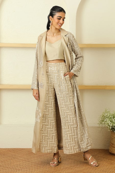 Bollywood Actress Saree Collections: Karisma Kapoor in Blue Palazzo Pants  with Long Jacket at Lakme Fashion Week