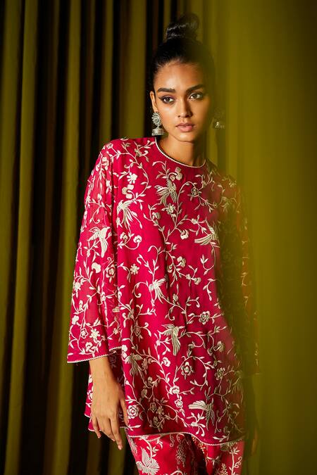 Twenty Nine Pink Georgette Parsi Gara Round Work Top Online at Aza Fashions Twenty Nine_Pink Georgette Parsi Gara Round Work Top _Online_at_Aza_Fashions