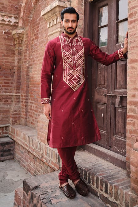 Nitesh Singh Chauhan_Maroon Chanderi Art Silk Rajasthani Embroidery Kurta Set _Online_at_Aza_Fashions