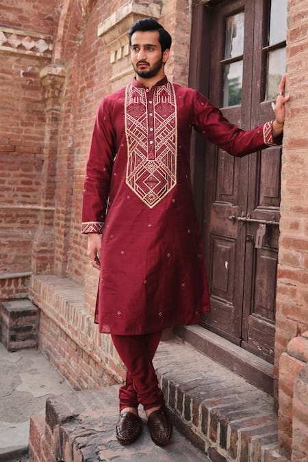 Nitesh Singh Chauhan Rajasthani Embroidered Kurta Set 