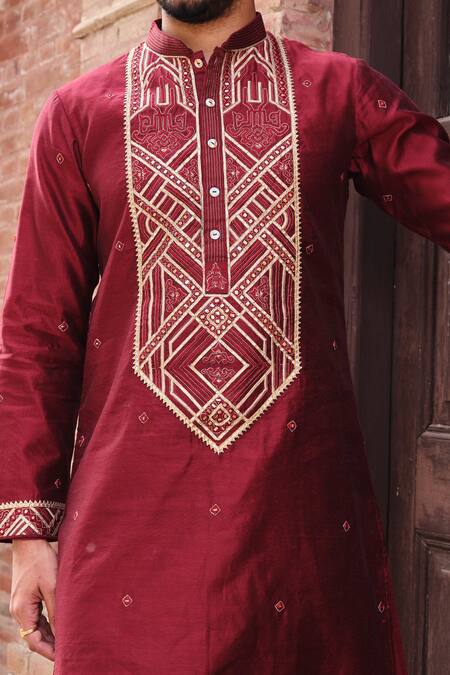 Nitesh Singh Chauhan_Maroon Chanderi Art Silk Rajasthani Embroidery Kurta Set _at_Aza_Fashions