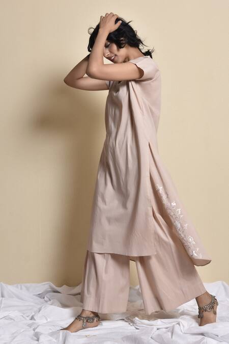 Kanika Sharma_Pink Cotton V Neck Hand Embroidered Kurta Palazzo Set _Online_at_Aza_Fashions