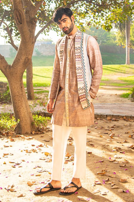 Soniya G_Ivory Silk, Handloom Cotton Embroidery Geometric Print Bundi And Kurta Set _Online_at_Aza_Fashions