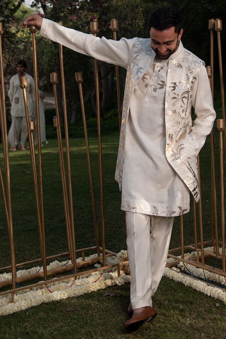 Buy_Soniya G_Ivory Silk Embroidery Leather Embellished Bundi And Kurta Set _Online_at_Aza_Fashions