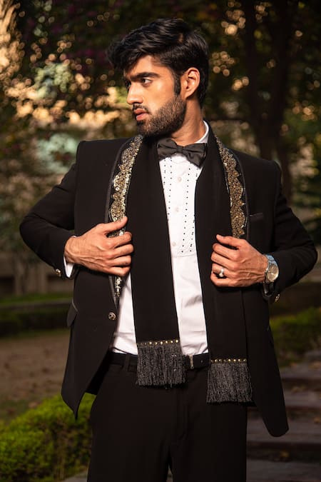 Soniya G_Black Crepe Metallic Thread Embellished Tuxedo Pant Set _at_Aza_Fashions