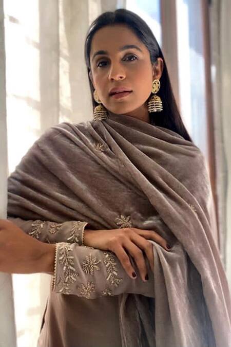 Lavanya Ahuja_Grey Silk Velvet, Crepe Round Kurta Set With Dupatta _at_Aza_Fashions