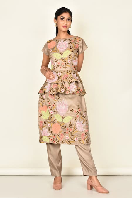 Khwaab by Sanjana Lakhani Floral Embroidered Kurta Set 