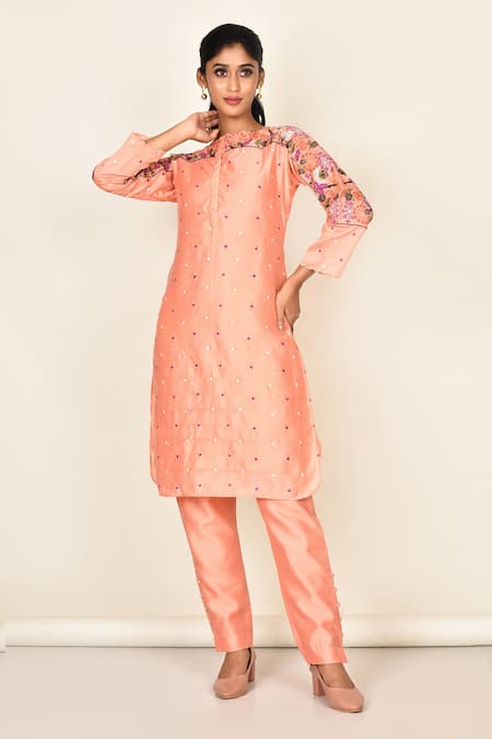 Khwaab by Sanjana Lakhani Floral & Geometric Embroidered Kurta Set 