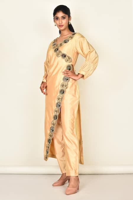 Khwaab by Sanjana Lakhani Floral Embroidered Kurta Set 