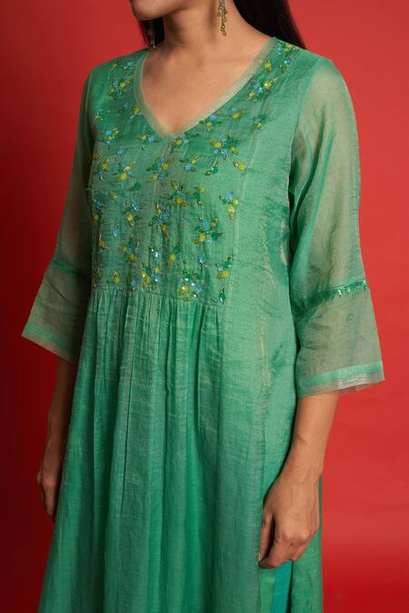 Shop_Priti Prashant_Green Chanderi Tissue And Organza Embroidery Sequin & Daisy Floral Kurta Pant Set _Online_at_Aza_Fashions