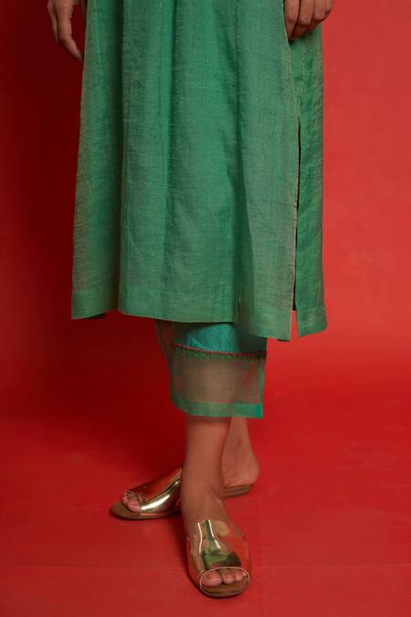 Priti Prashant_Green Chanderi Tissue And Organza Embroidery Sequin & Daisy Floral Kurta Pant Set _at_Aza_Fashions