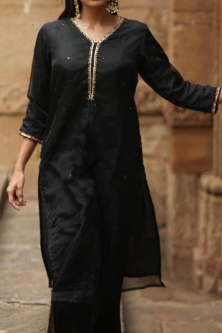 Sagaa By Vanita Black Chanderi Embroidered Mukaish V Neck Kurta Set at Aza Fashions Sagaa By Vanita_Black Chanderi Embroidered Mukaish V Neck Kurta Set _at_Aza_Fashions