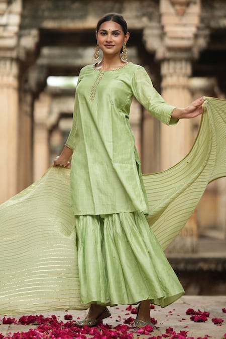 Sagaa By Vanita_Green Silk Sequins Round Embroidered Kurta Set_at_Aza_Fashions