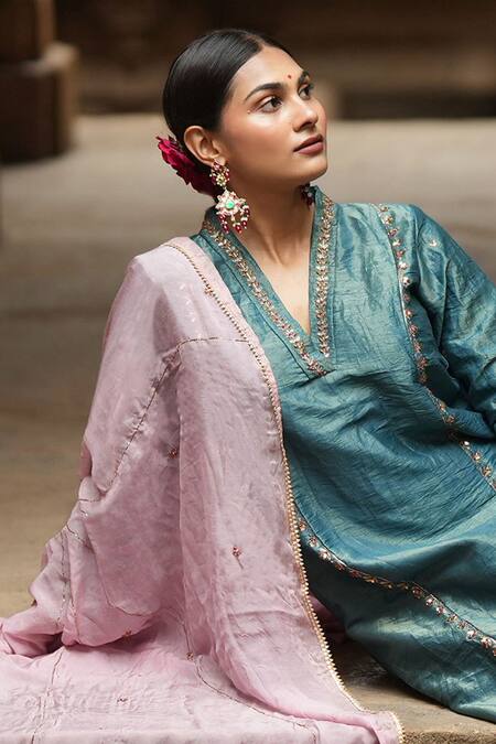 Sagaa By Vanita_Green Kurta And Pant  Tissue Embroidered Aari V Neck Set _Online_at_Aza_Fashions