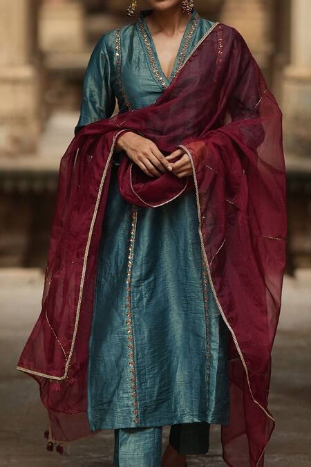 Shop Sagaa By Vanita Green Kurta And Pant Tissue Embroidered Aari V Neck Set Online at Aza Fashions Shop_Sagaa By Vanita_Green Kurta And Pant Tissue Embroidered Aari V Neck Set _Online_at_Aza_Fashions