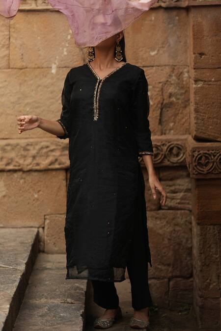 Shop_Sagaa By Vanita_Black Dupatta  Silk, Kurta  Chanderi Sequins V Neck With_Online_at_Aza_Fashions