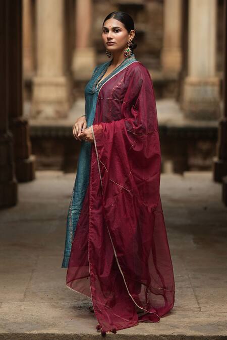 Sagaa By Vanita Green Kurta And Pant Tissue Embroidered Aari V Neck Set Online at Aza Fashions Sagaa By Vanita_Green Kurta And Pant Tissue Embroidered Aari V Neck Set _Online_at_Aza_Fashions