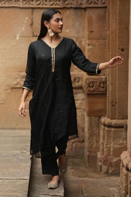 Shop Sagaa By Vanita Black Chanderi Embroidered Mukaish V Neck Kurta Set Online at Aza Fashions Shop_Sagaa By Vanita_Black Chanderi Embroidered Mukaish V Neck Kurta Set _Online_at_Aza_Fashions